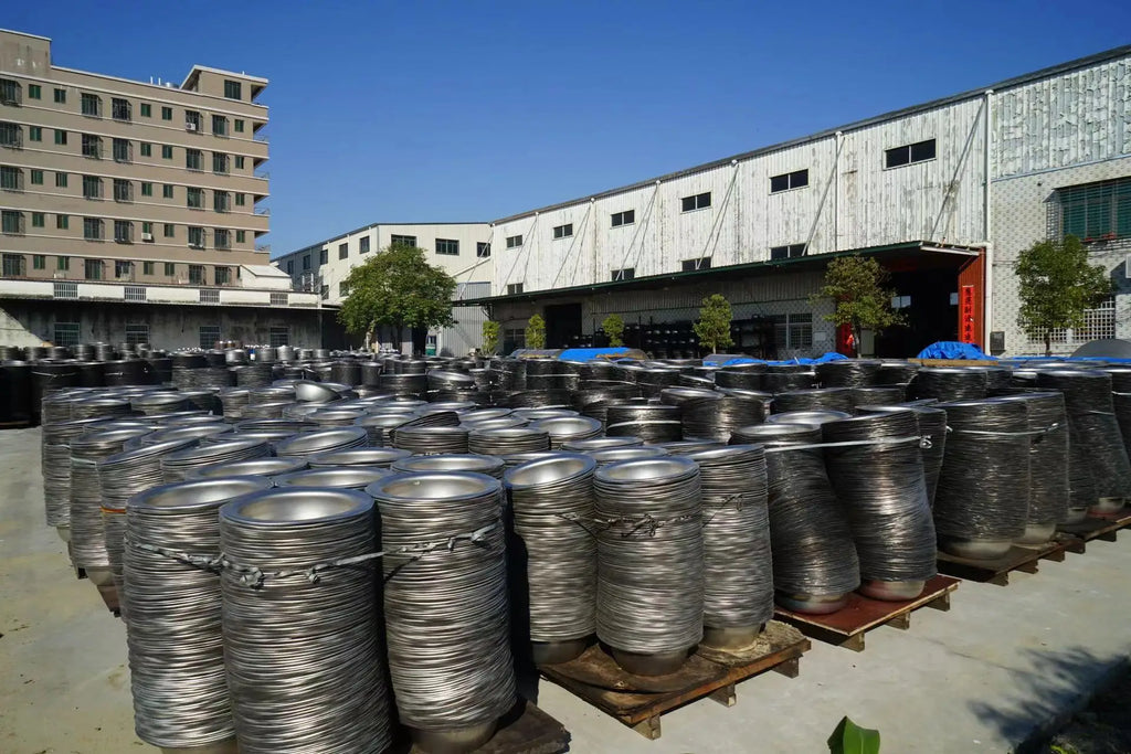 Factory Direct Dishes Chafing Dishes Buffet Catering Stainless Steel Round Roll Hot Pot Food Warmer Luxury Buffet Alcohol Stove